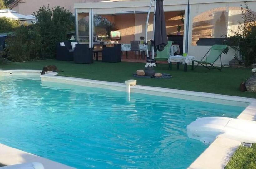 مبيت وإفطار La Bastide Neuve Des Oliviers