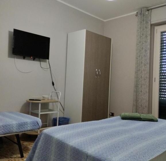 تختخواب و صبحانه La Darsena