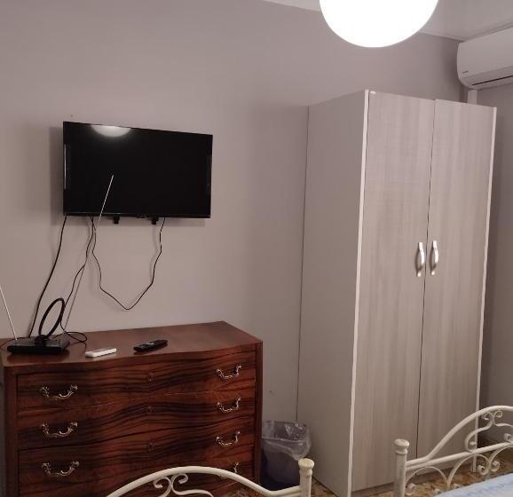 تختخواب و صبحانه La Darsena