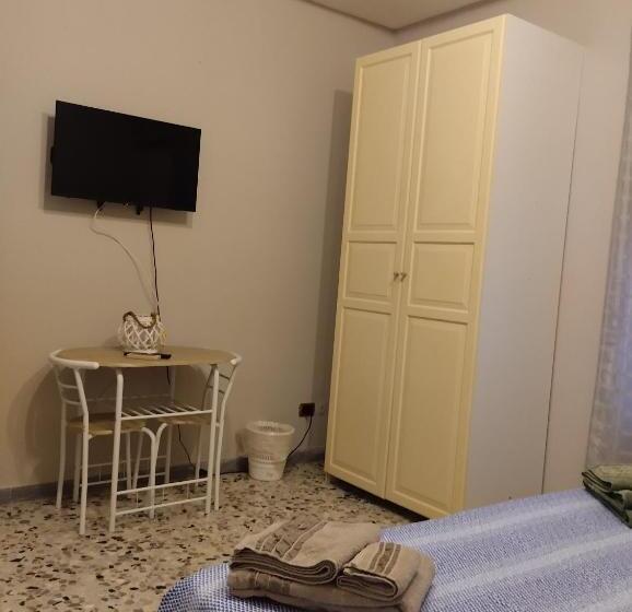 تختخواب و صبحانه La Darsena