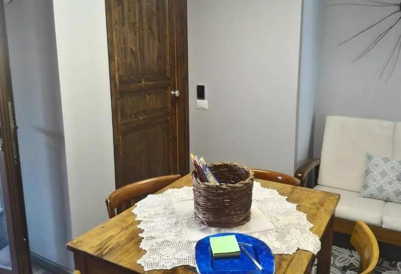 Corona Bed & Breakfast