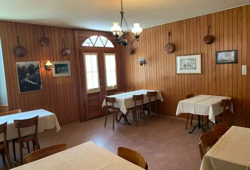 ホテル Albergo Calancasca Ristorante Jaipur