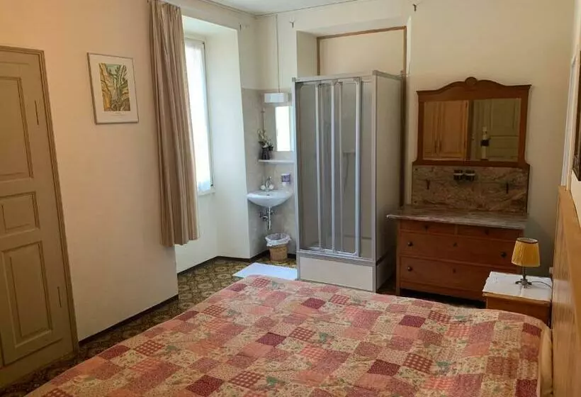 ホテル Albergo Calancasca Ristorante Jaipur