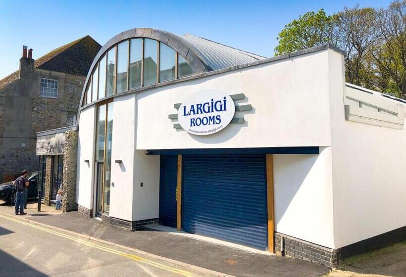 Hotell Largigi, Free Parking, Close To The Beach And Town Centre Rooms