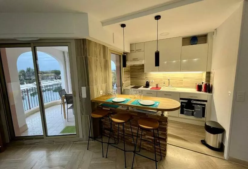 Hotelli Studio Moderne  Port De Mandelieu  Proche Mer