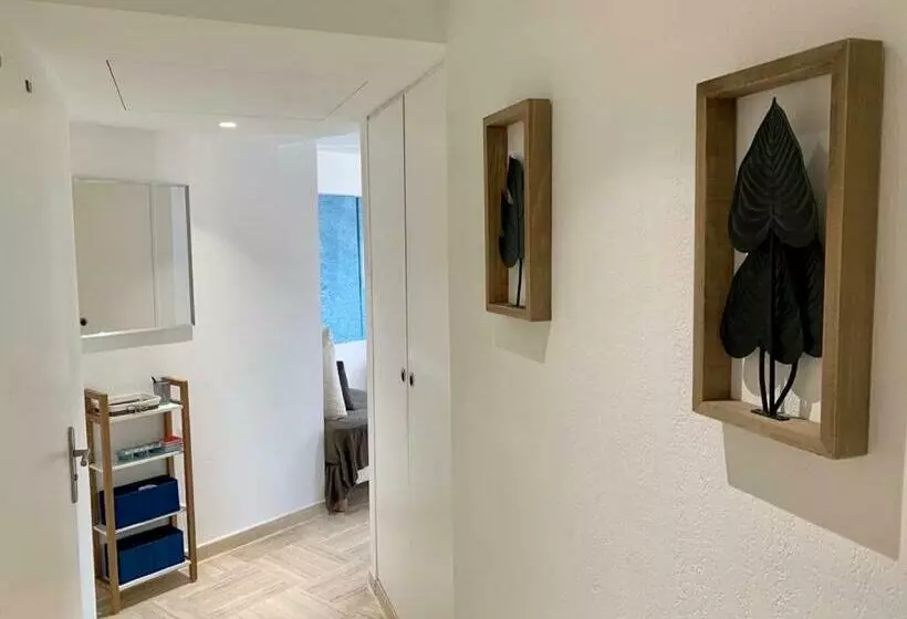 Hotelli Studio Moderne  Port De Mandelieu  Proche Mer