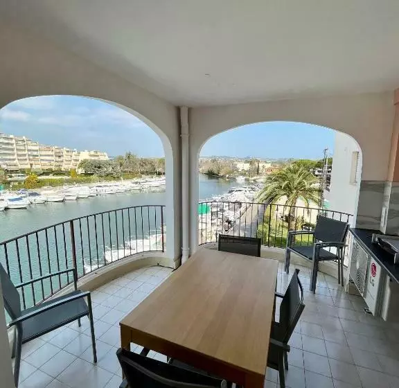 Hotelli Studio Moderne  Port De Mandelieu  Proche Mer