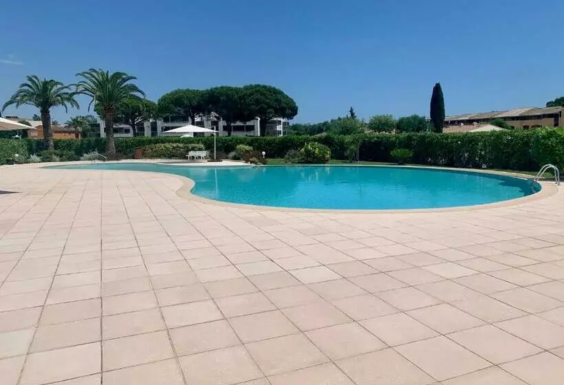 Hotelli Studio Moderne  Port De Mandelieu  Proche Mer