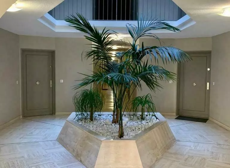 Hotelli Studio Moderne  Port De Mandelieu  Proche Mer