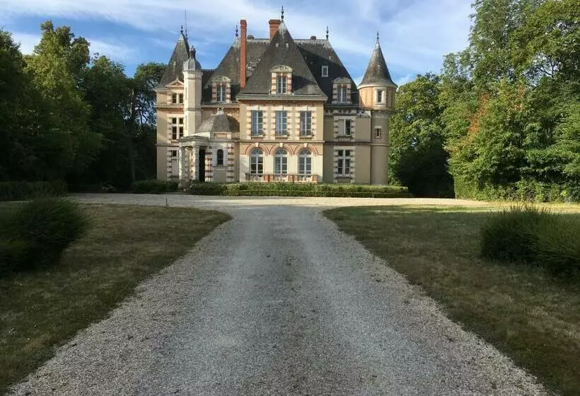 ベッドアンドブレックファースト Château De Praslins