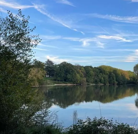 ベッドアンドブレックファースト Château De Praslins