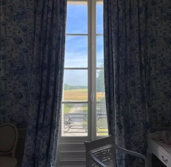 ベッドアンドブレックファースト Château De Praslins