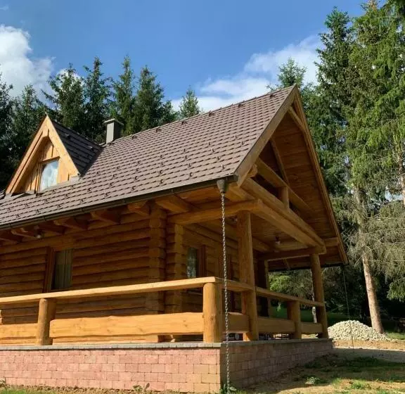 Aamiaismajoitus (B&B) Gyurka Kisrönkház