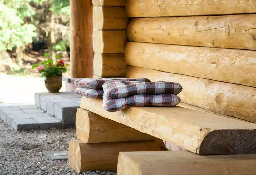 Aamiaismajoitus (B&B) Gyurka Kisrönkház