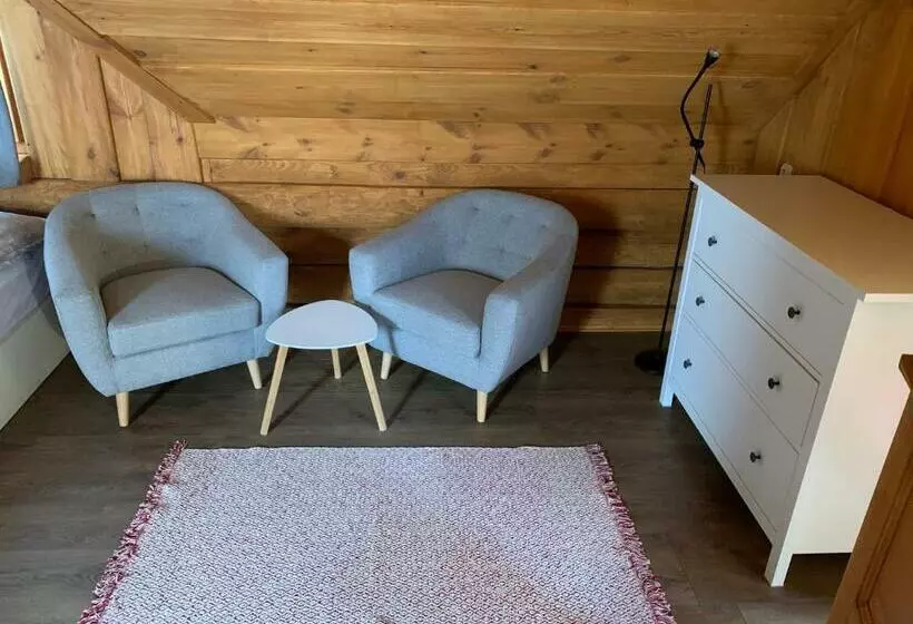 Aamiaismajoitus (B&B) Gyurka Kisrönkház