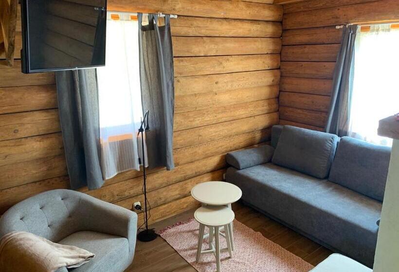 민박 Gyurka Kisrönkház