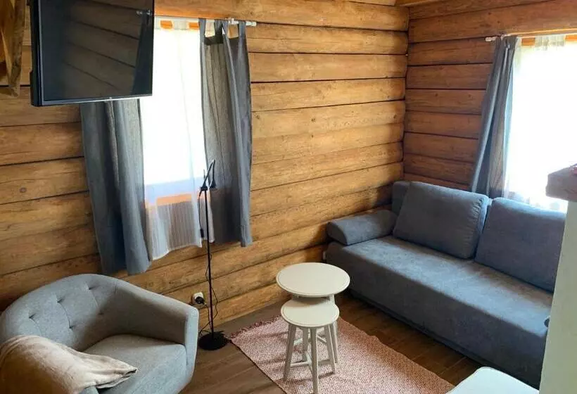 Aamiaismajoitus (B&B) Gyurka Kisrönkház