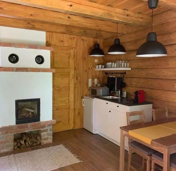 Aamiaismajoitus (B&B) Gyurka Kisrönkház