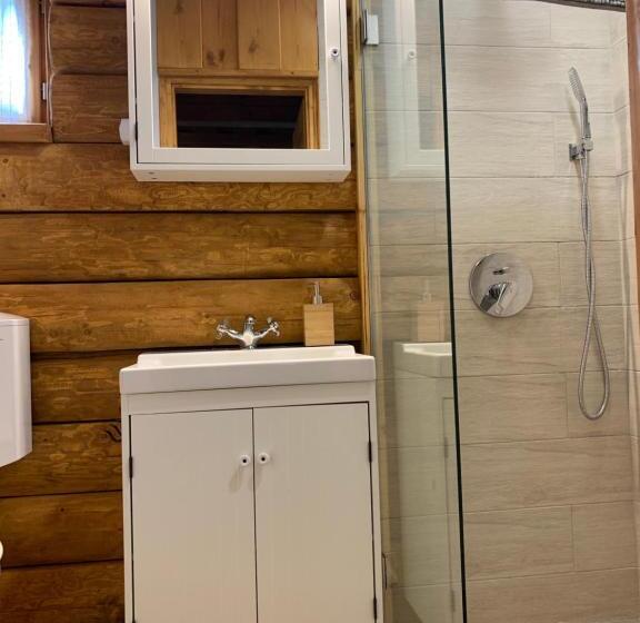 민박 Gyurka Kisrönkház