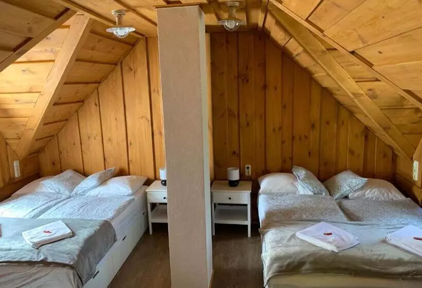 Aamiaismajoitus (B&B) Gyurka Kisrönkház