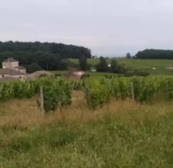 تختخواب و صبحانه Virginie Et Serge