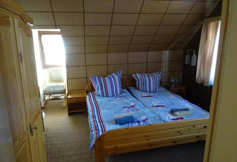 Majatalo Art Ddr Eig Bad Dir Im Zim, 3 Og, Treppensteigen Kein Fruehhstück Keine Kueche Nur Uebernachtung Par