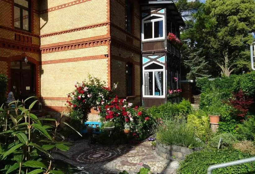 Majatalo Art Ddr Eig Bad Dir Im Zim, 3 Og, Treppensteigen Kein Fruehhstück Keine Kueche Nur Uebernachtung Par