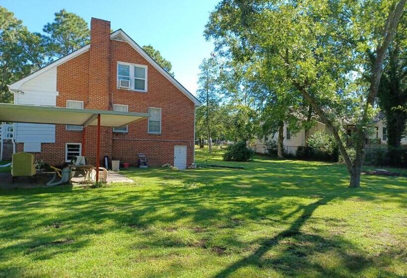 بنسيون Brick House Retreat