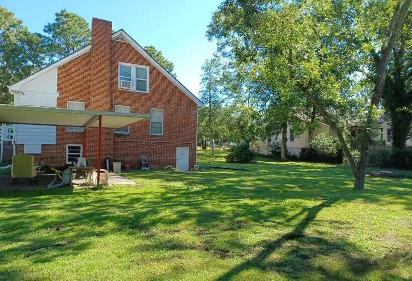 Majatalo Brick House Retreat