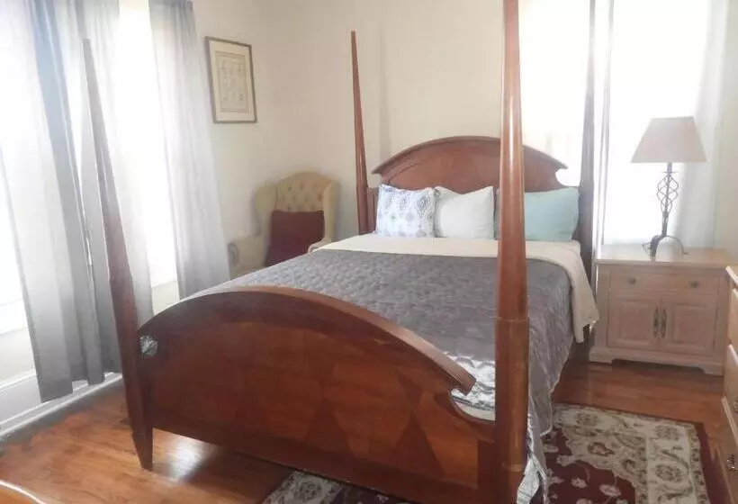 Majatalo Brick House Retreat