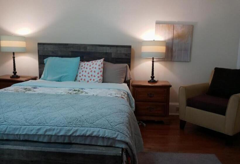 بنسيون Brick House Retreat