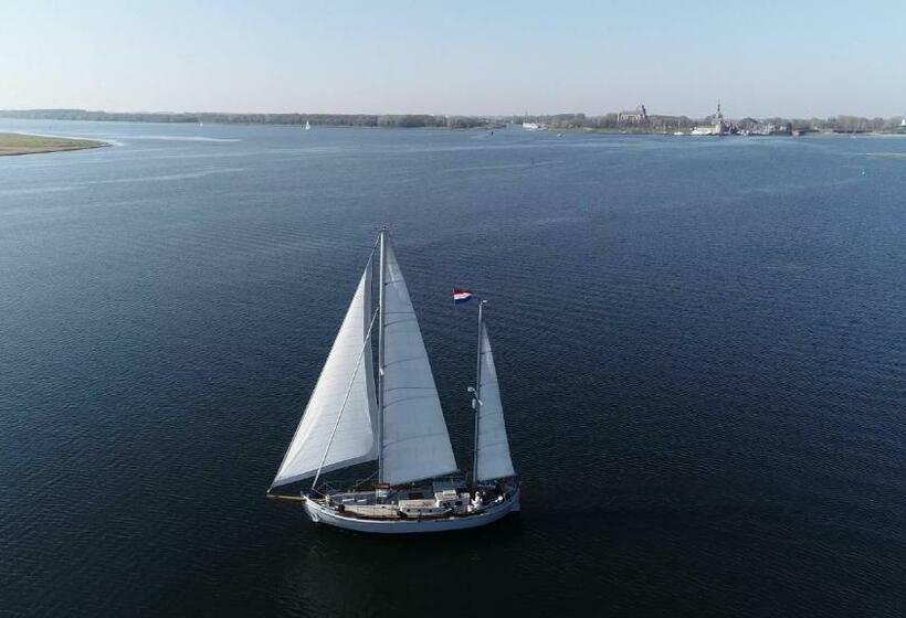 Privé B&b Motorsailer Rataplan