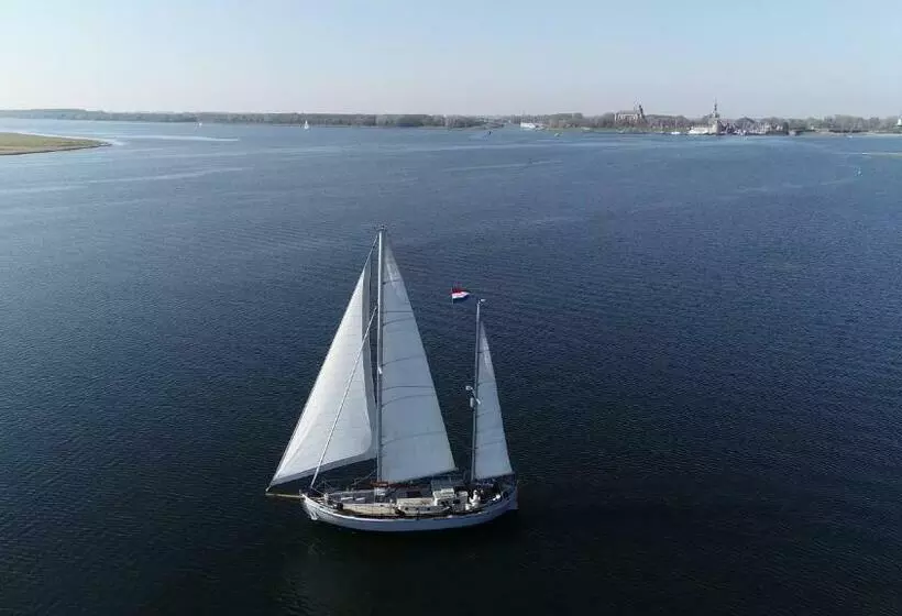 Privé B&b Motorsailer Rataplan