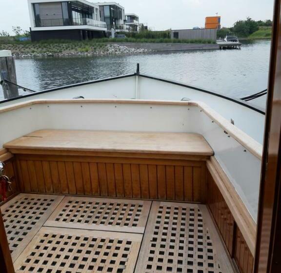 Privé B&b Motorsailer Rataplan