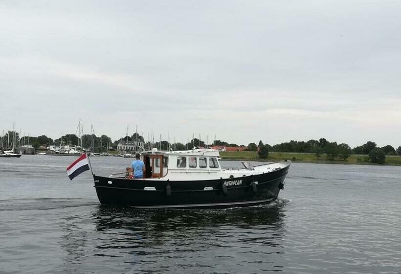 Privé B&b Motorsailer Rataplan