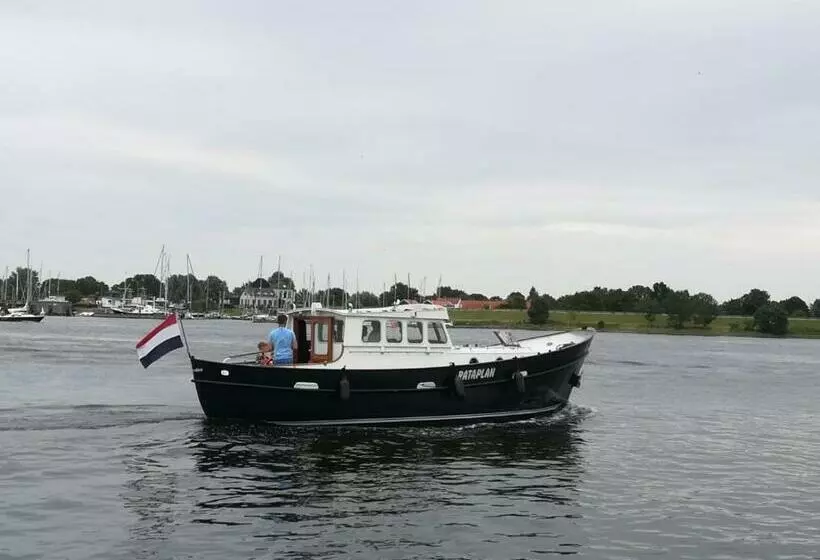 Privé B&b Motorsailer Rataplan