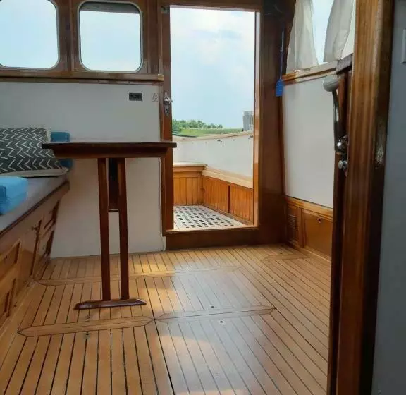 Privé B&b Motorsailer Rataplan