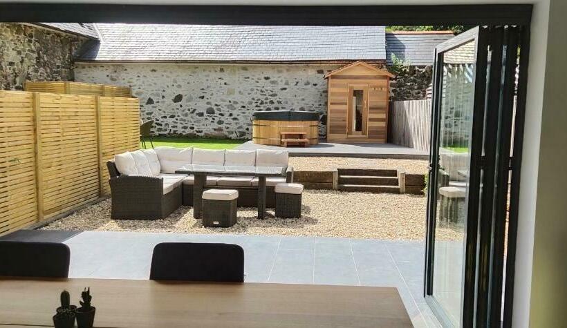 Tawburn House Boutique B & B