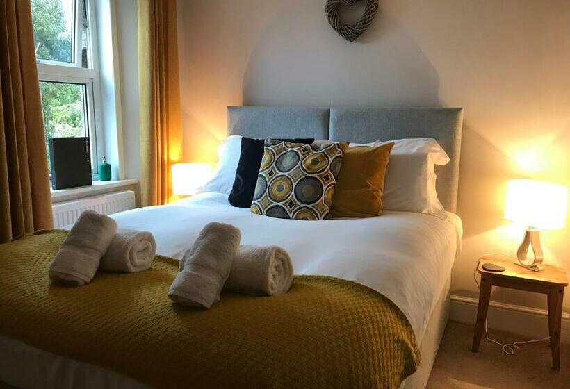 Tawburn House Boutique B & B