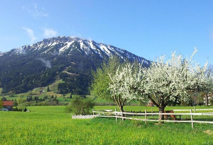 ベッドアンドブレックファースト Haus Lenzer