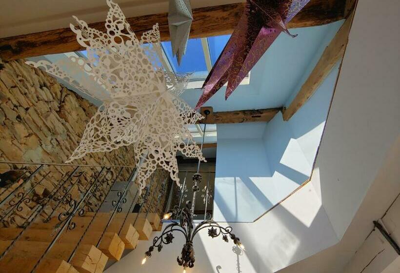 مبيت وإفطار La Vie En Rose