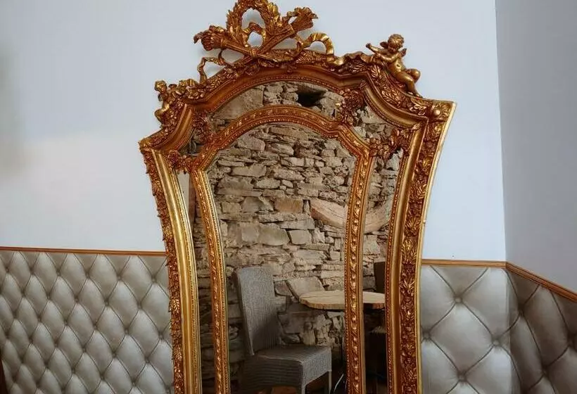 ベッドアンドブレックファースト La Vie En Rose