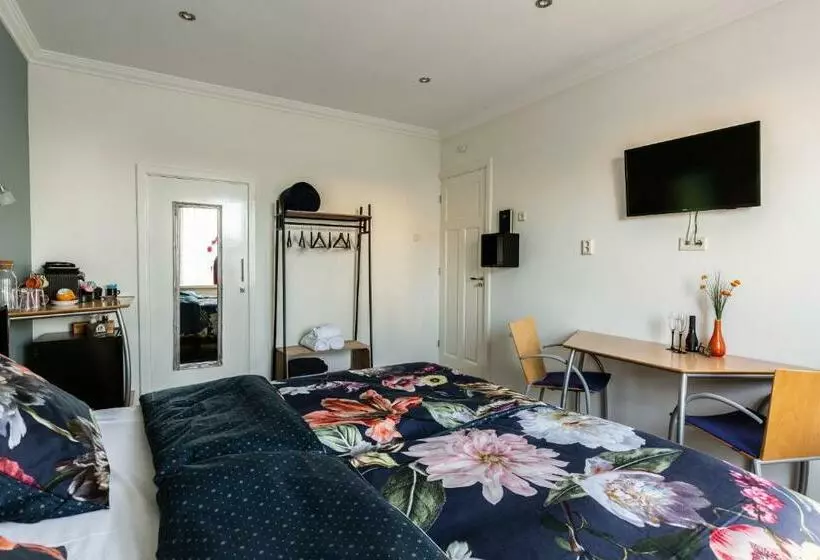 Aamiaismajoitus (B&B) Sea More