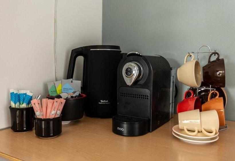 تختخواب و صبحانه Sea More