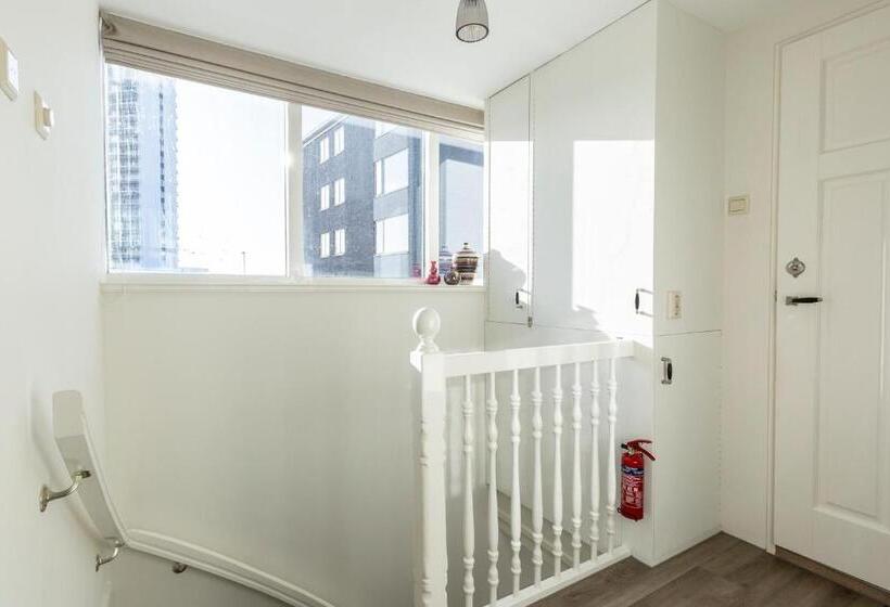 تختخواب و صبحانه Sea More