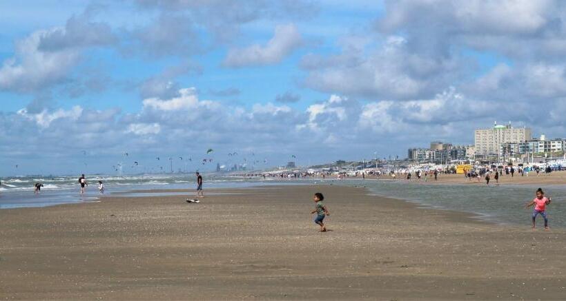 تختخواب و صبحانه Sea More