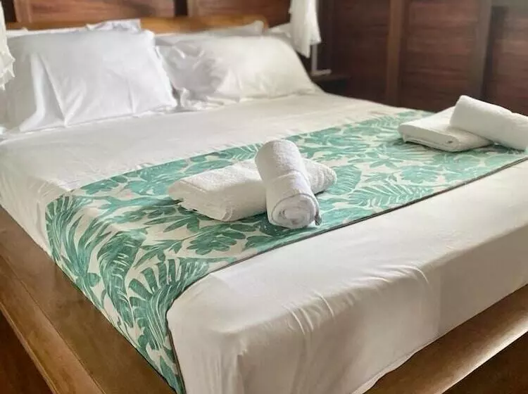 هتل Domaine Saint François