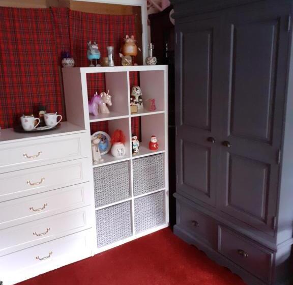 Pensió 2 Single Beds For 2 Guest, Large Room, Sofa, Netflix, Garden View, Patio & Seating