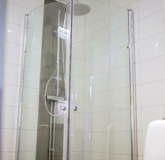 פנסיון Kristina Attefall I Västerhaninge