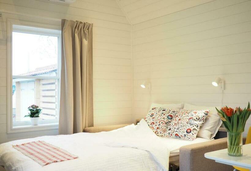 פנסיון Kristina Attefall I Västerhaninge